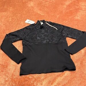 Fabletics Black Long Sleeve Top with Subtle Pattern